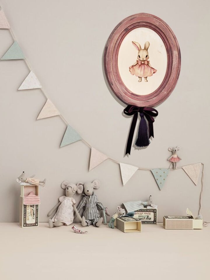 Pembe Tavşan Temalı El Yapımı Dekoratif Tablo - Mor Kurdele Detaylı