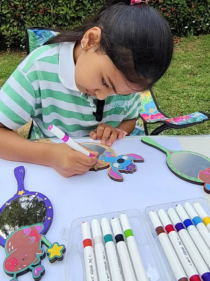 Stiç Çocuk Boyama Ahşap El Aynası - Kendin Yap Eğlencesi